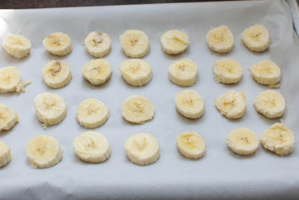 Frozen banana bites - step 1