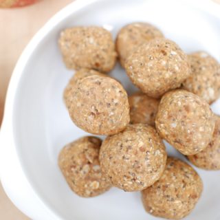 These no bake apple peanut butter energy bites are a lovely healthy snack! The recipe is super easy to make with only 6 ingredients. It’s as simple as mixing in the food processor, rolling into balls, & refrigerating!