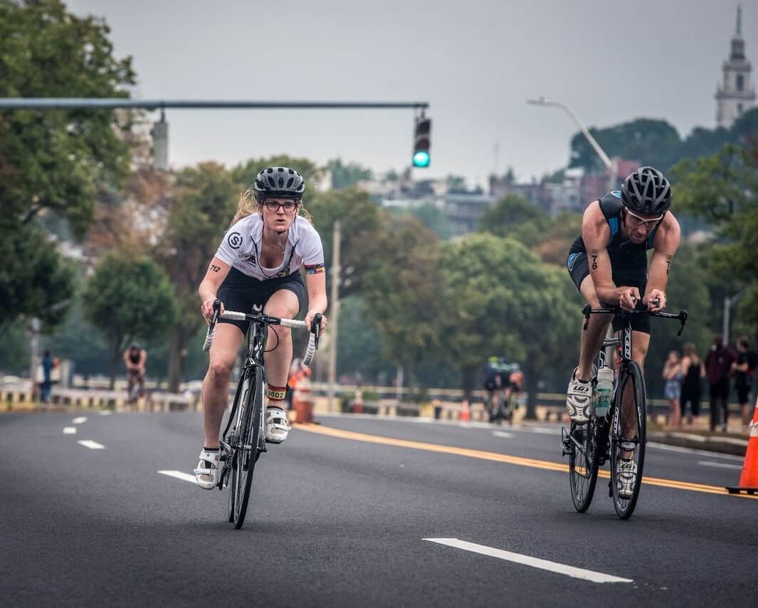 Thinking about training for a triathlon? The Boston Triathlon is a perfect event for beginners and experienced triathletes alike. With sprint and Olympic distances, a flat course, and free beer at the finish – this is a race you’ll want to add to your calendar this year! 