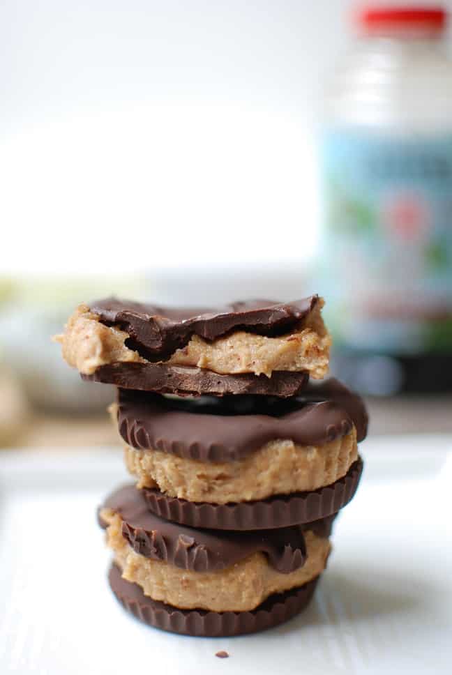 These healthy homemade java peanut butter cups are like an elevated version of your childhood favorite! This vegan dessert is just 5 ingredients and is naturally sweetened using dates. | Coffee Recipe | Peanut Butter Desserts | Peanut Butter Recipes