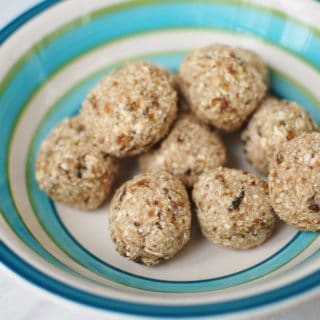These hungarian cookie energy balls are a great sweet snack to enjoy any time of day! Just 100 calories each, vegan, and gluten free. They are also perfect for cyclists or ultra runners to make and use for long events! | Healthy Snacks | Healthy Snacks on the Go | Energy Bites | Energy Balls | Homemade Running Fuel