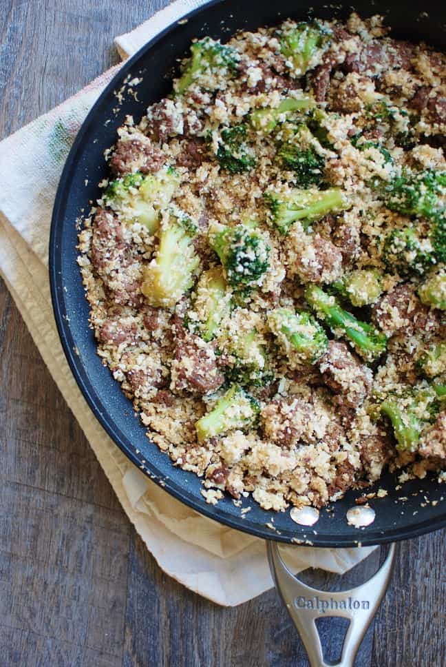 This Korean Ground Beef Bowl with Cauliflower Rice and Broccoli is a healthy dinner recipe that’s sure to please even the toughest critics. Just 7 ingredients and 30 minutes is all it takes to make this high protein dinner. 