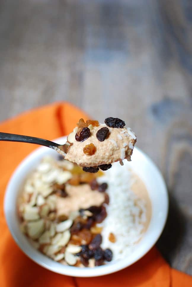 Whip up this gorgeous carrot cake smoothie bowl recipe with a handful of healthy, nutritious ingredients! Each serving has 17 grams of protein plus lots of healthy carbohydrates, making it a great recovery meal option. 