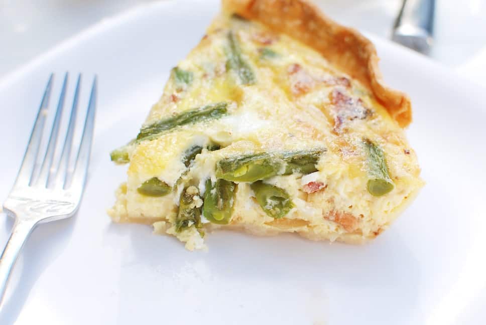 This easy quiche is made with just 8 ingredients! Plus, it’s a relatively healthy quiche, made using milk rather than half and half or cream, and loaded with nutrient-rich green beans.