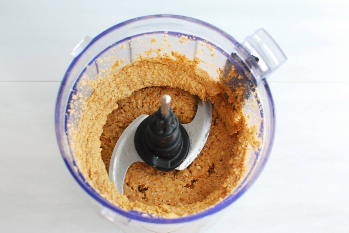 Nut butter after processing for 3 minutes.