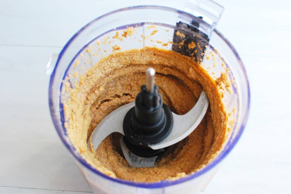 Nut butter after processing for 5 minutes.