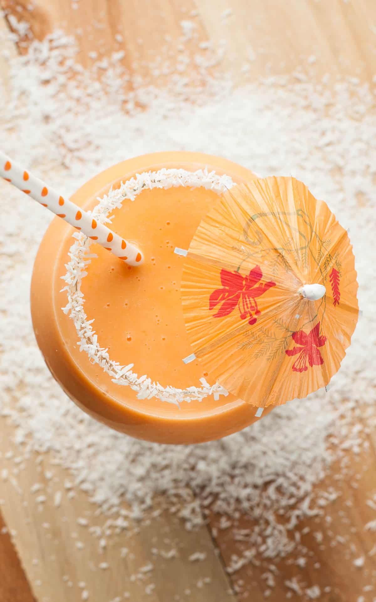 Pineapple carrot smoothie with coconut