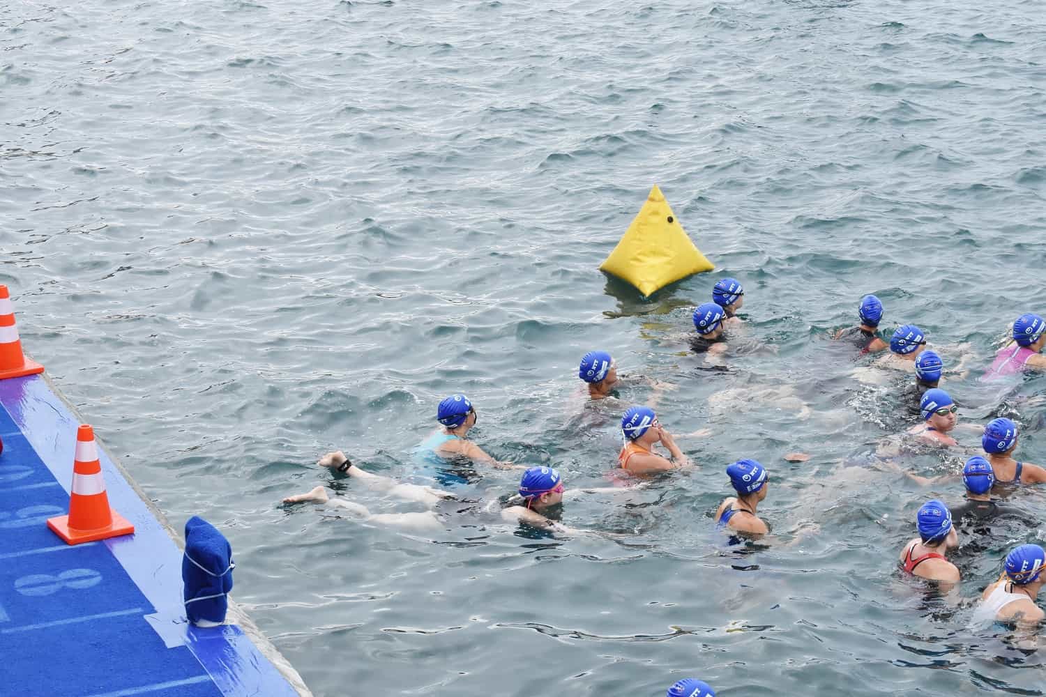 World Triathlon Bermuda age group swim start