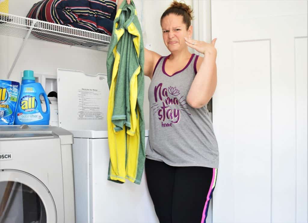 how to get rid of sweat smell from.shirts