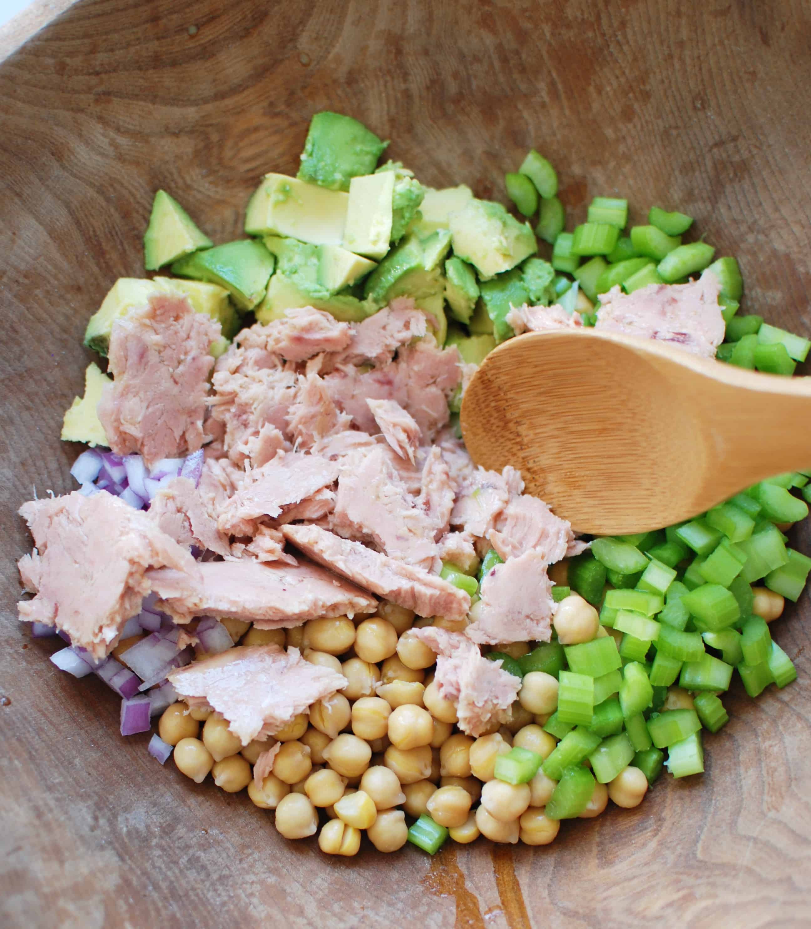 Tuna and garbanzo bean salad