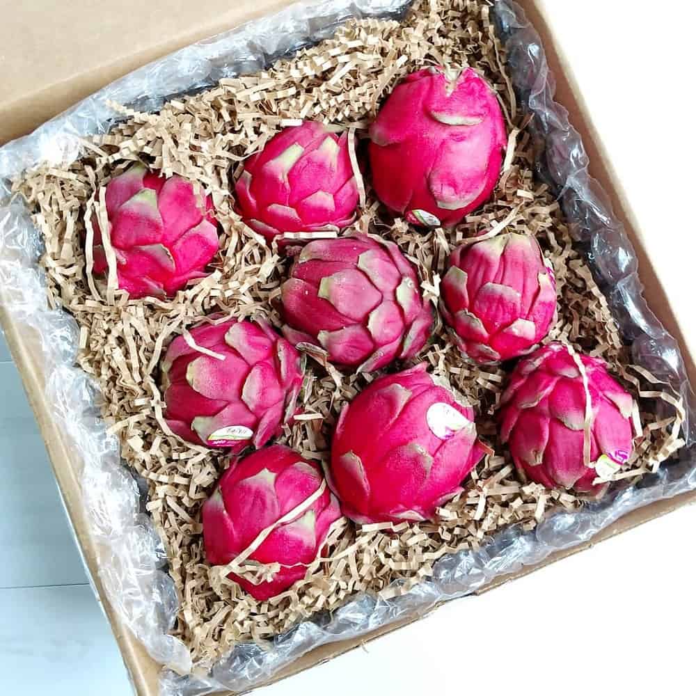 Box of 9 dragon fruit