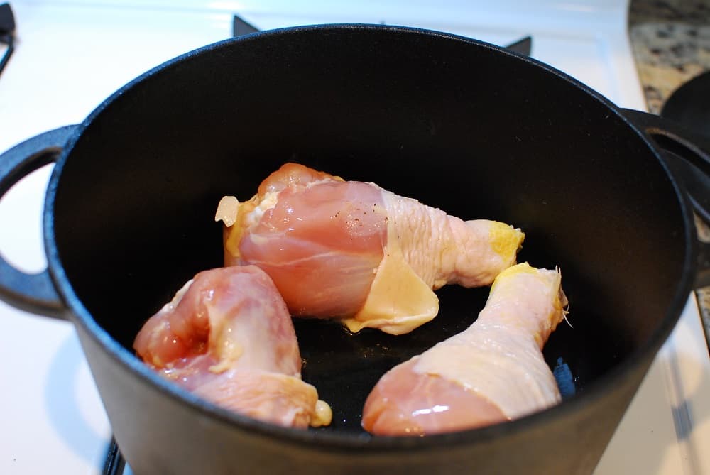 chicken drumsticks in a dutch oven