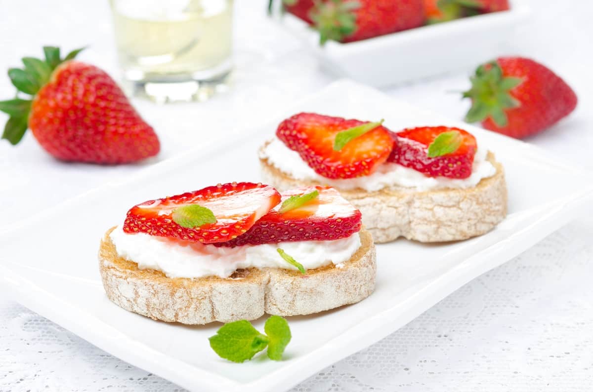 toast topped with goat cheese and strawberries