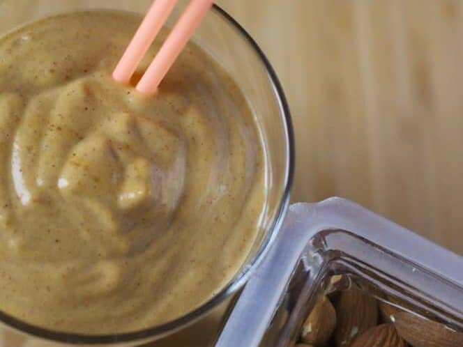 Pumpkin Spice Almond Smoothie