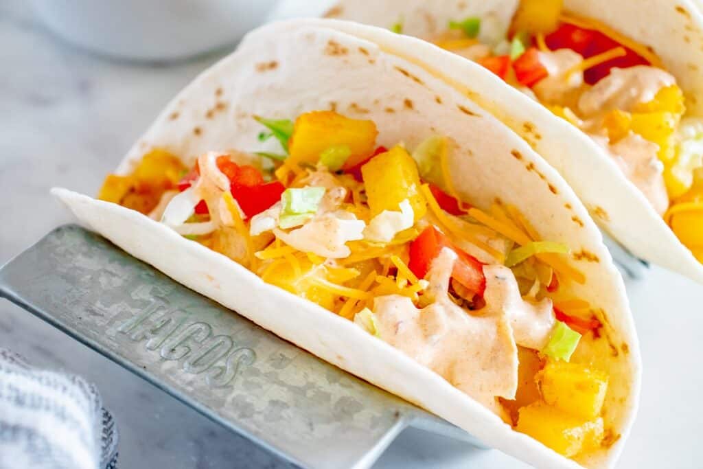 Easy Chipotle Greek Yogurt Sauce for Tacos