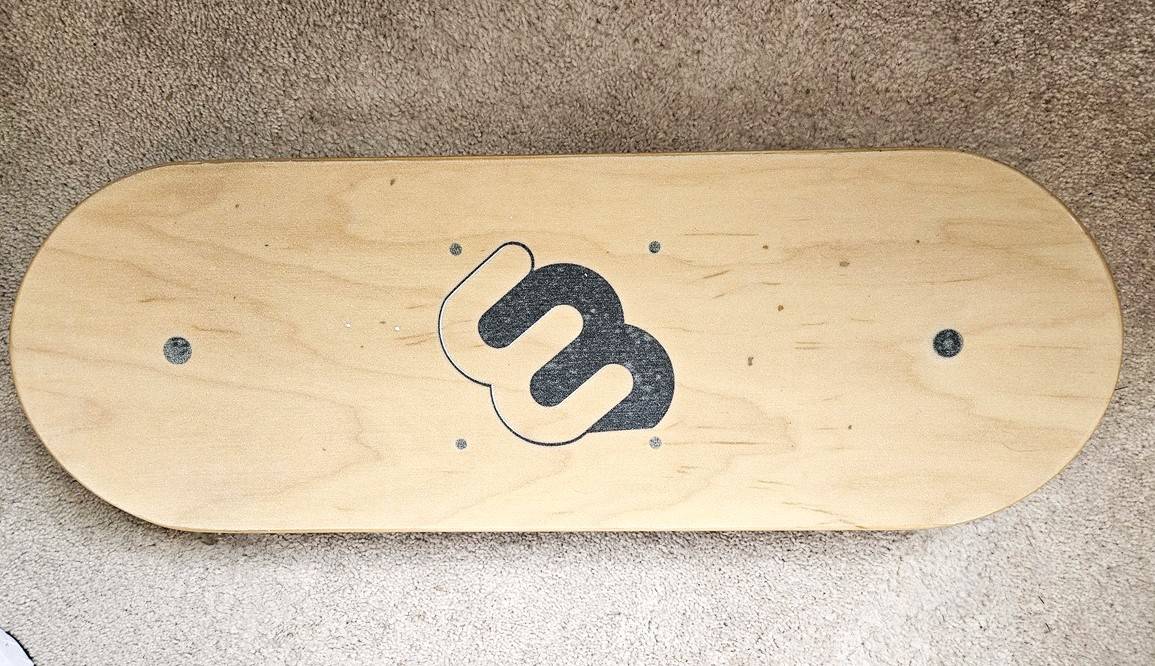The top of a Whirly Board balance board.